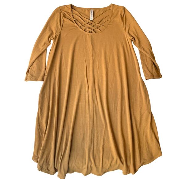 Zenana Premium Women Dress size M Relaxed Fit 3/4 Sleeve Stretchy Crew Neck Tan - Picture 1 of 10